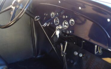 Chevrolet-Sedan-delivery-1930-Manganese-Blue-Varnished-Oak-10