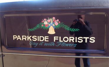 Chevrolet-Sedan-delivery-1930-Manganese-Blue-Varnished-Oak-11