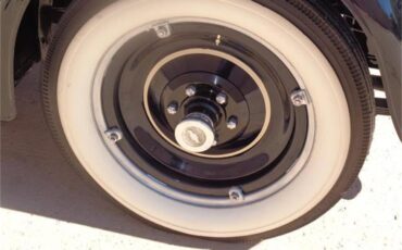 Chevrolet-Sedan-delivery-1930-Manganese-Blue-Varnished-Oak-12