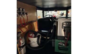 Chevrolet-Sedan-delivery-1930-Manganese-Blue-Varnished-Oak-7