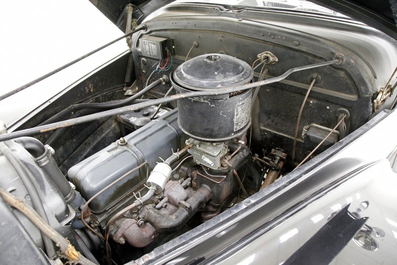 Chevrolet-Special-deluxe-1940-Black-Saddle-1