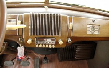 Chevrolet-Special-deluxe-1940-Black-Saddle-29