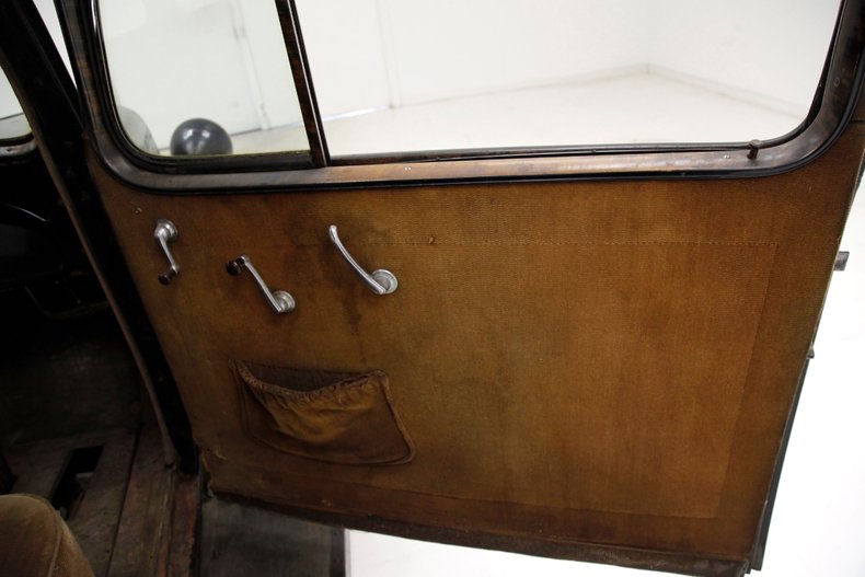 Chevrolet-Standard-1934-Black-Tan-31