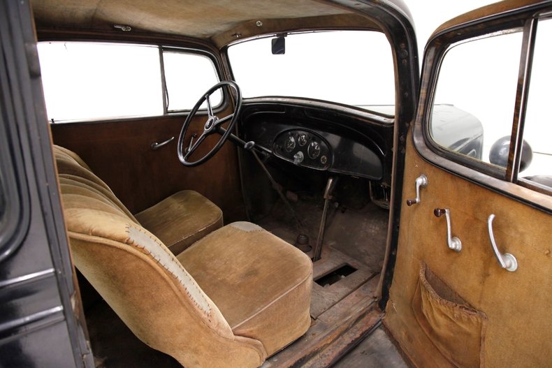 Chevrolet-Standard-1934-Black-Tan-32