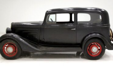 Chevrolet-Standard-1934-Black-Tan
