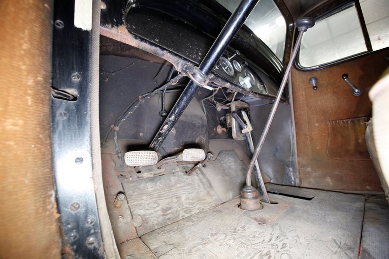 Chevrolet-Standard-1934-Black-Tan-46