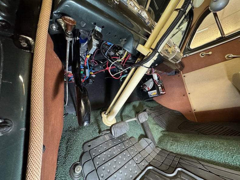 Chevrolet-Stylemaster-1948-Steel-Green-Metallic-Tan-48