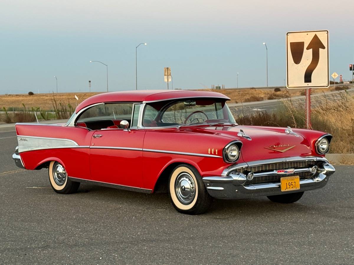 Chevrolet-bel-air-1957-56