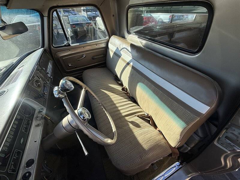 Chevrolet-c-10-custom-pickup-1966-12