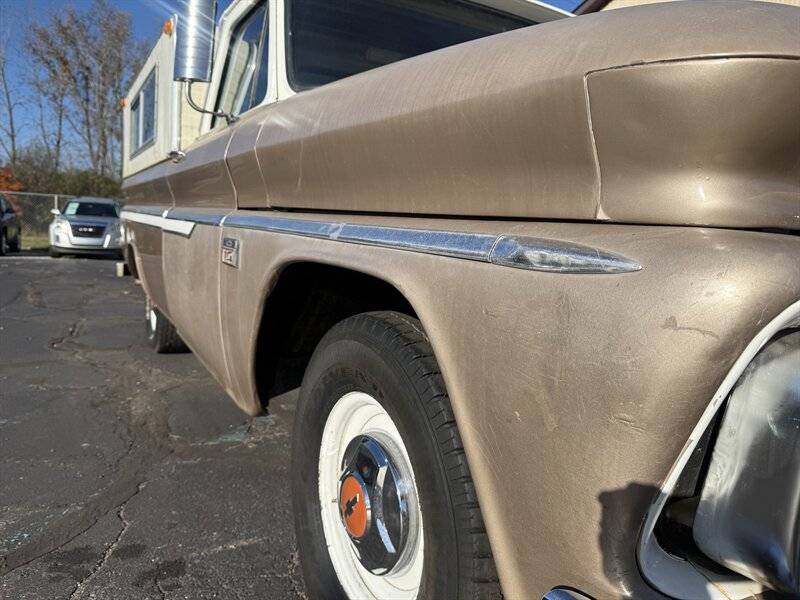 Chevrolet-c-10-custom-pickup-1966-17