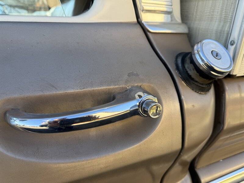 Chevrolet-c-10-custom-pickup-1966-19