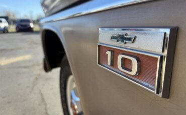 Chevrolet-c-10-custom-pickup-1966-3