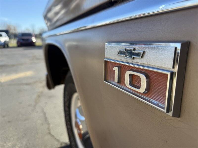 Chevrolet-c-10-custom-pickup-1966-3