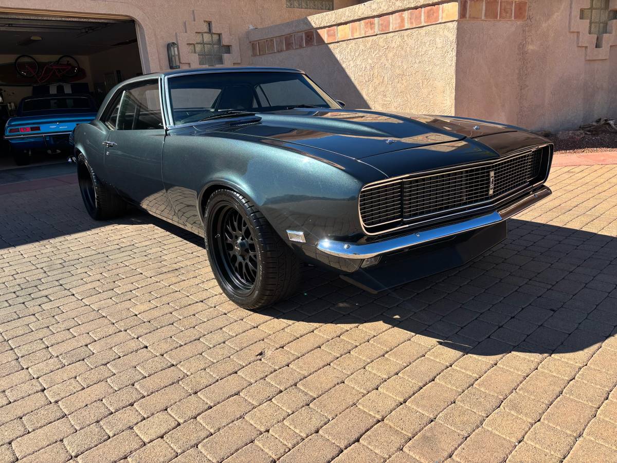 Chevrolet-camaro-1968-grey-1