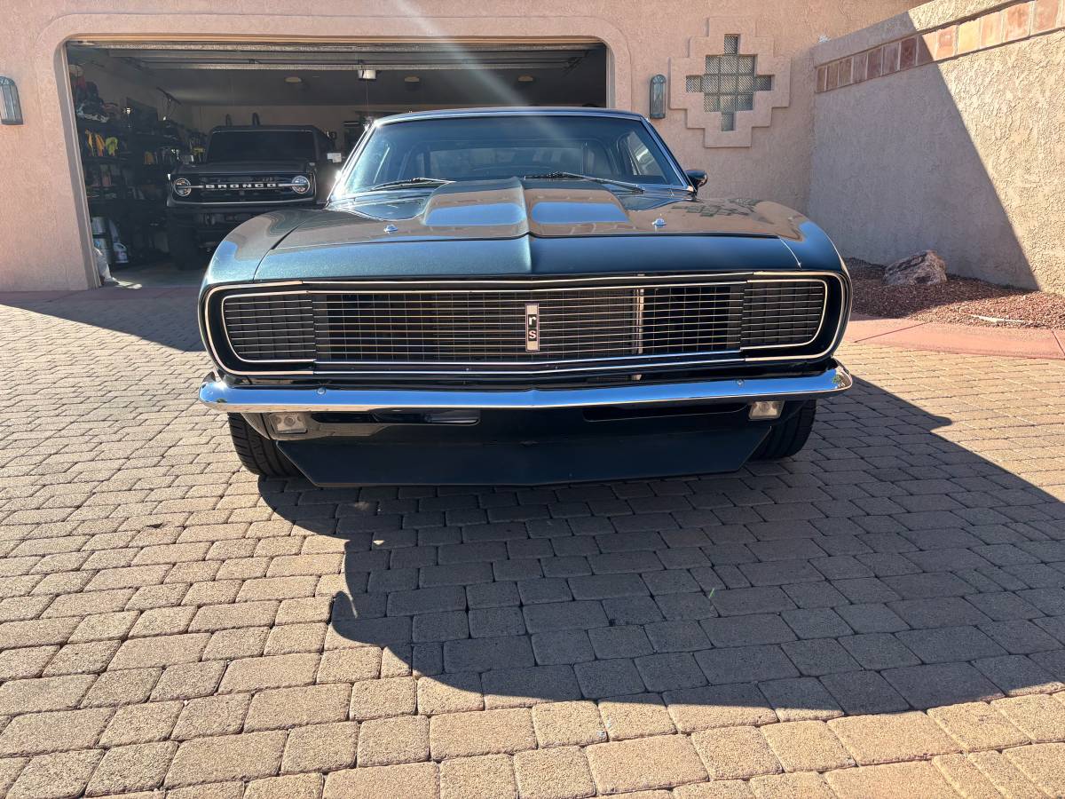 Chevrolet-camaro-1968-grey-2