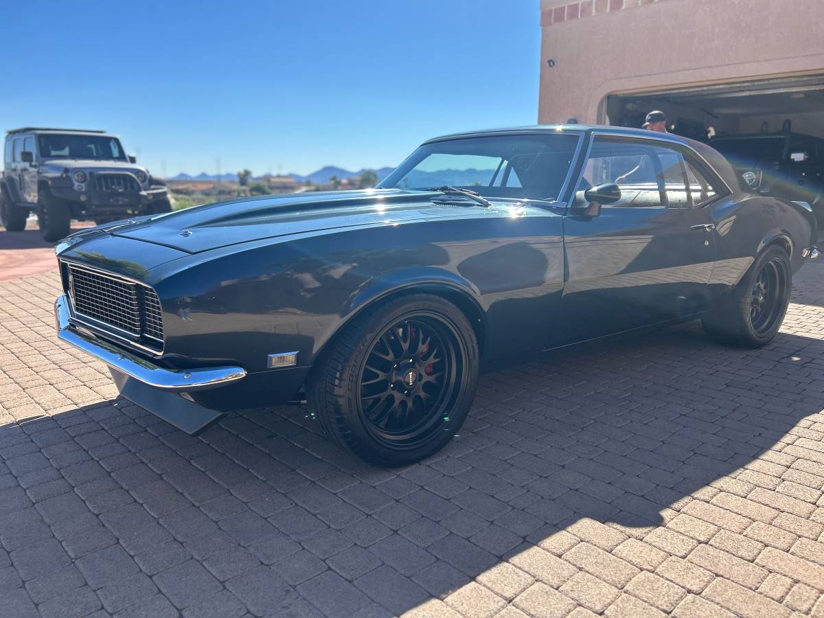 Chevrolet-camaro-1968-grey-3