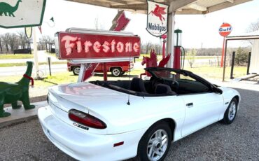 Chevrolet-camaro-1994-white-37