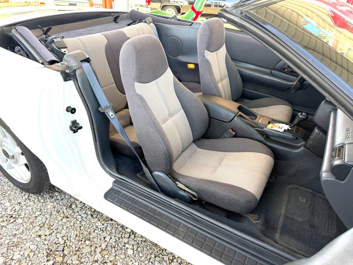 Chevrolet-camaro-1994-white-46