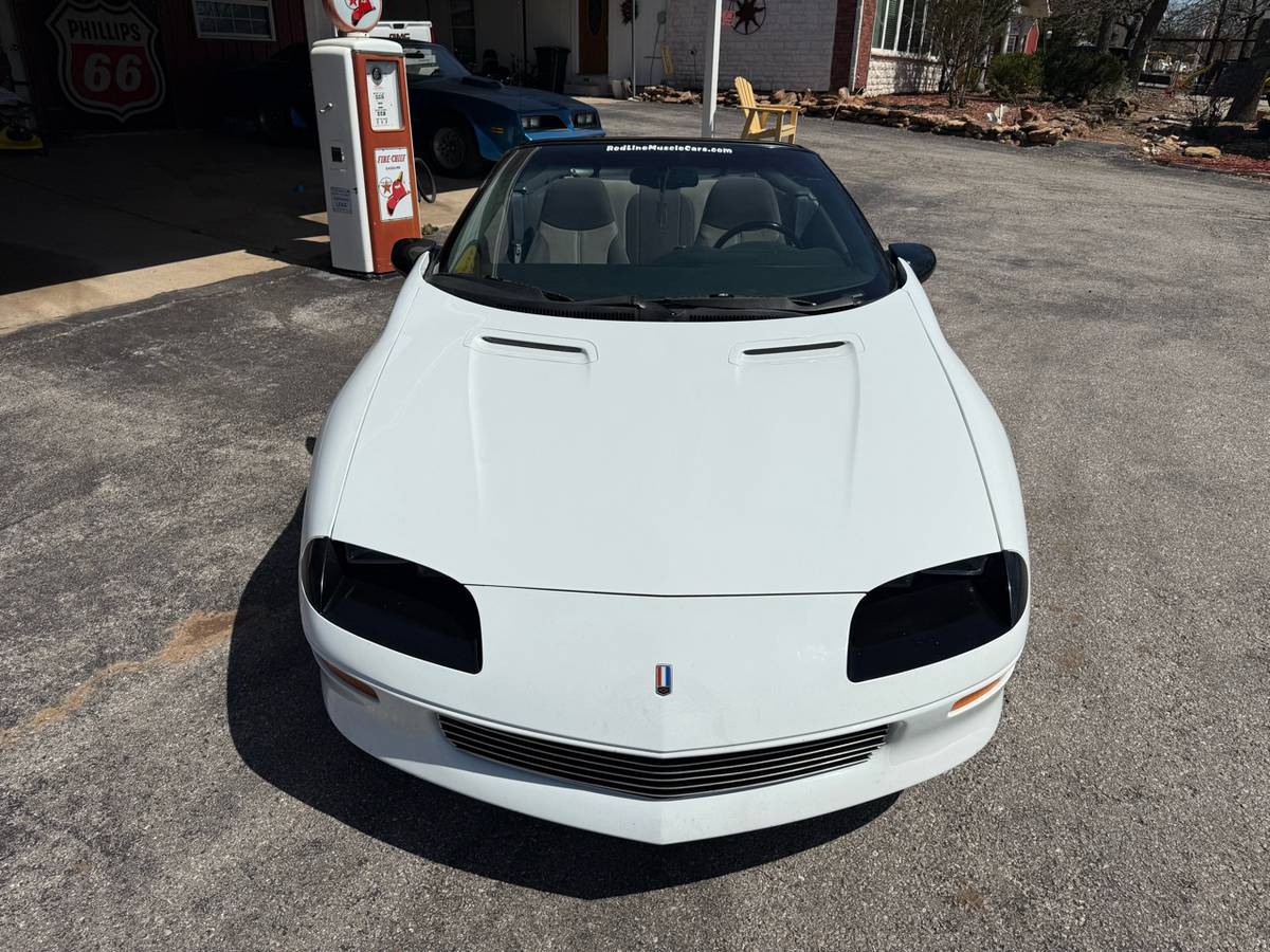 Chevrolet-camaro-1994-white-81
