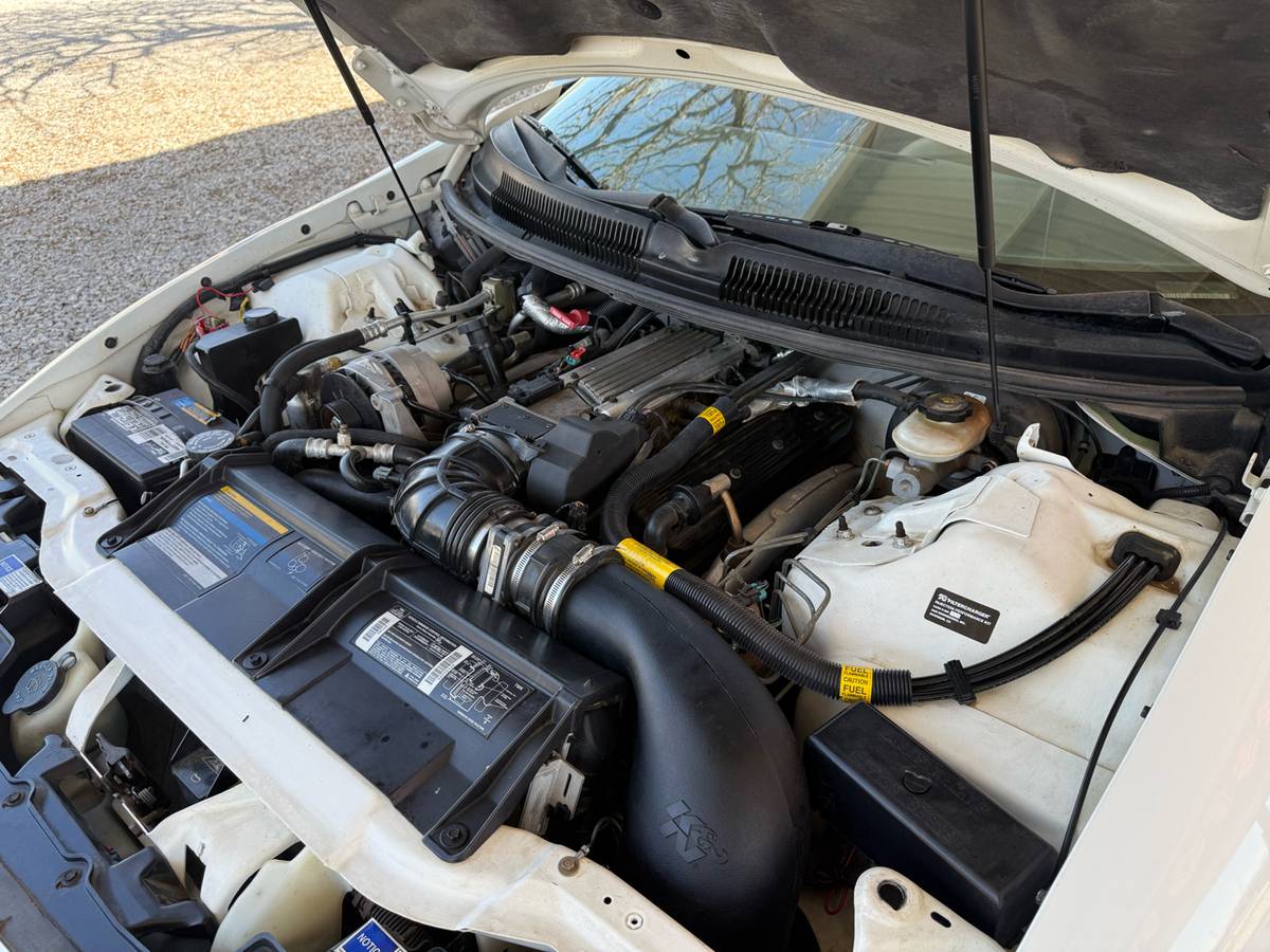 Chevrolet-camaro-1994-white-87