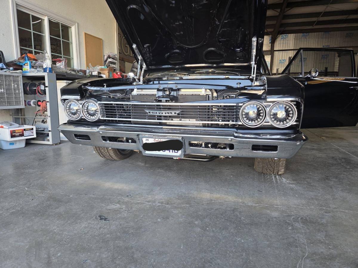 Chevrolet-chevelle-1966-black-4