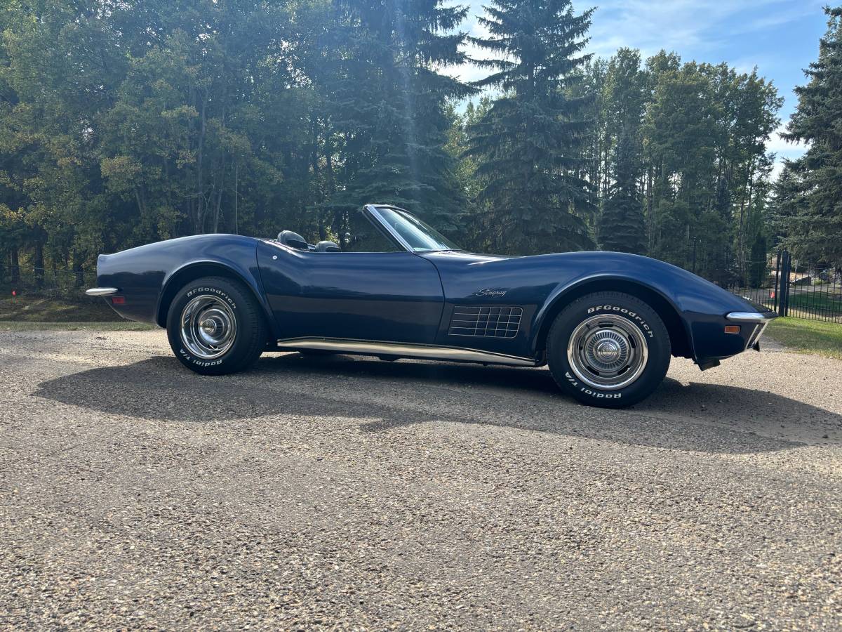 Chevrolet-corvette-1971-blue-13