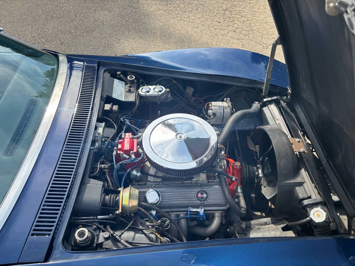 Chevrolet-corvette-1971-blue-16