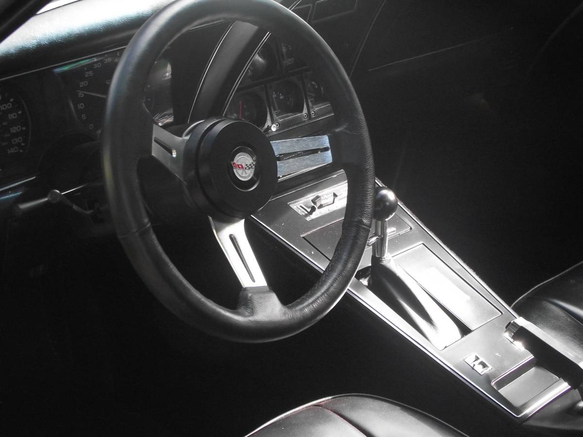 Chevrolet-corvette-1978-1