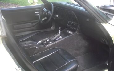 Chevrolet-corvette-1978-22