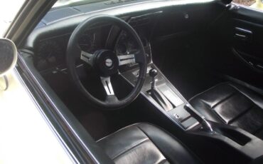 Chevrolet-corvette-1978-5