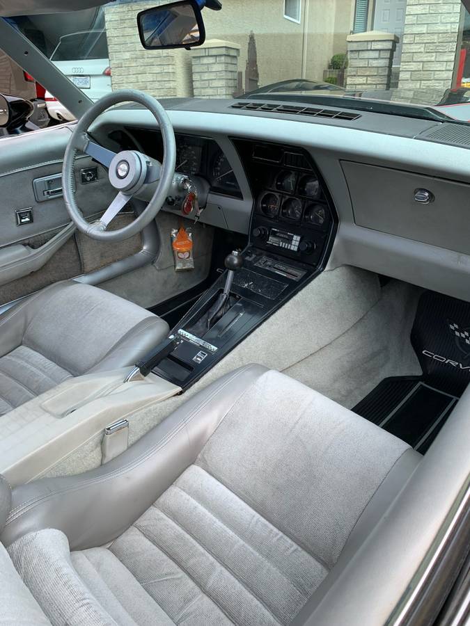 Chevrolet-corvette-1978-black-10