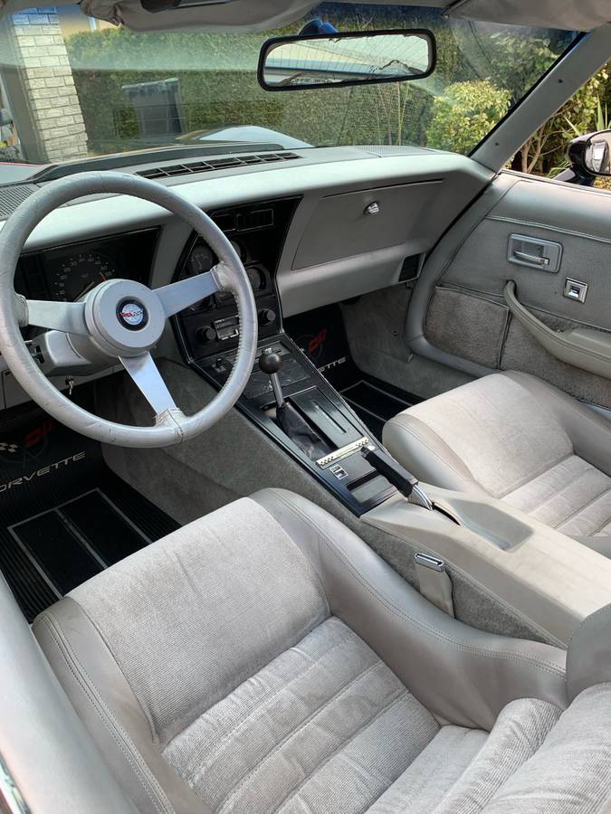 Chevrolet-corvette-1978-black-9