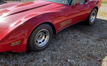 Chevrolet-corvette-1980