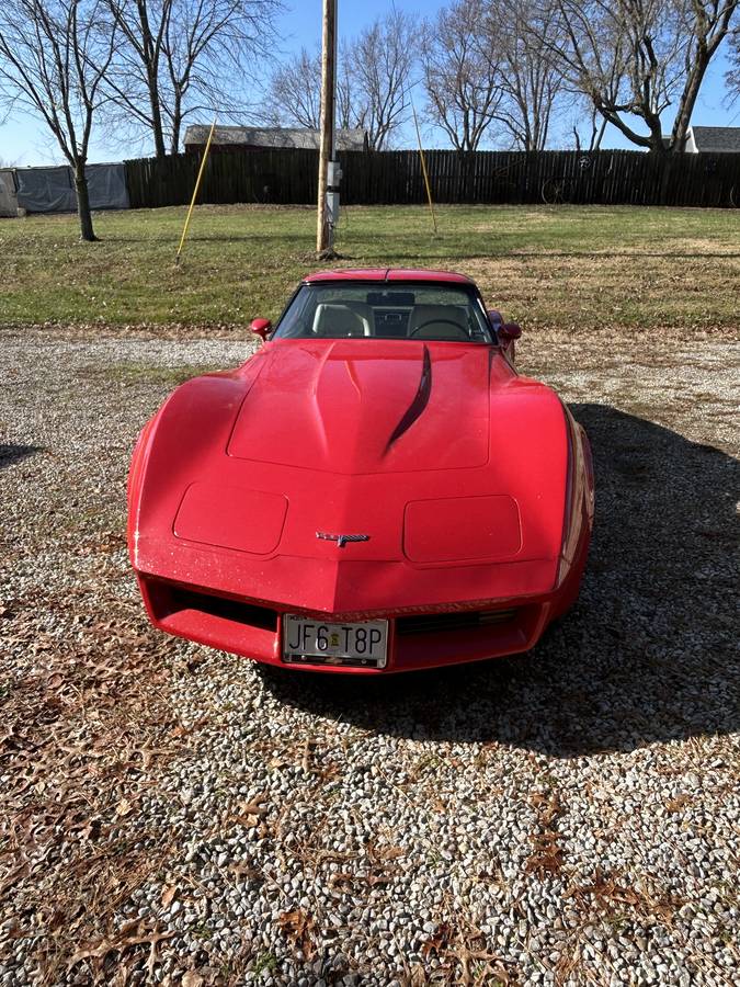 Chevrolet-corvette-1980-2
