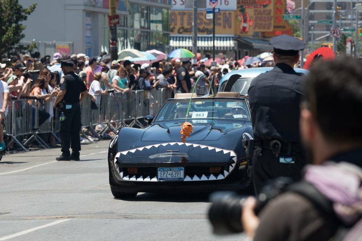 Chevrolet-corvette-1981-black-16