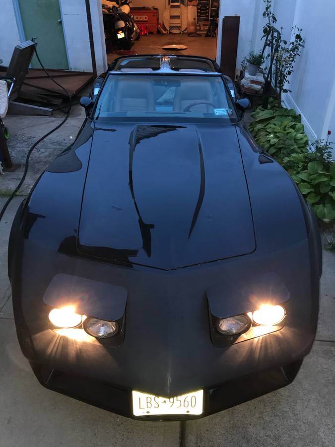Chevrolet-corvette-1981-black-2