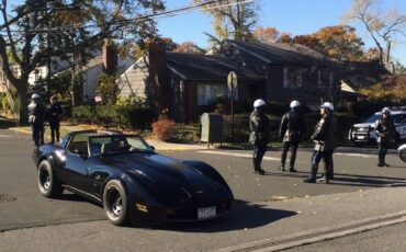 Chevrolet-corvette-1981-black-7