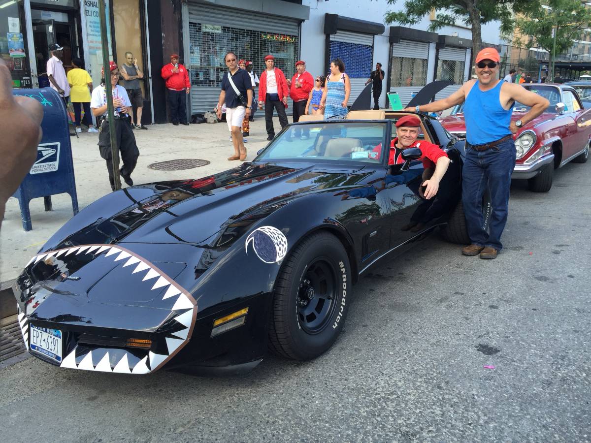 Chevrolet-corvette-1981-black-8