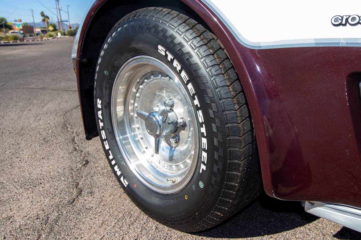 Chevrolet-corvette-1982-silver-1