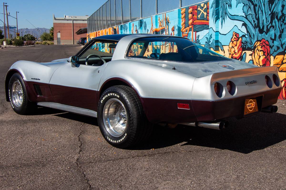 Chevrolet-corvette-1982-silver-13