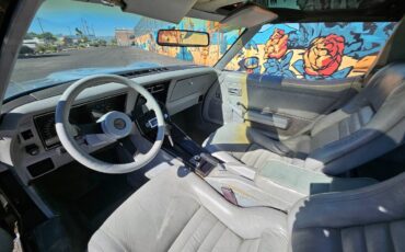 Chevrolet-corvette-1982-silver-21