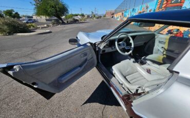 Chevrolet-corvette-1982-silver-26