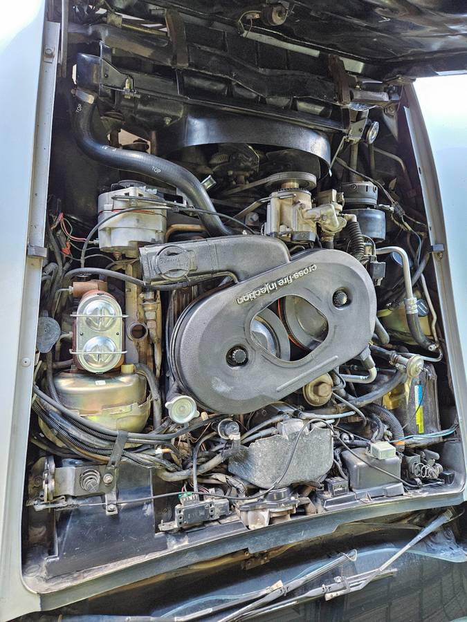 Chevrolet-corvette-1982-silver-36