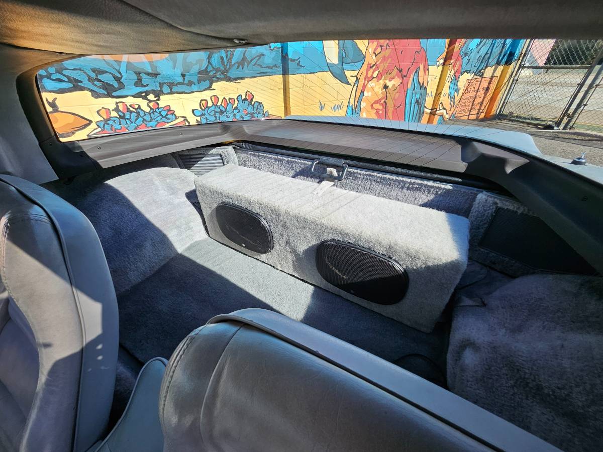 Chevrolet-corvette-1982-silver-5