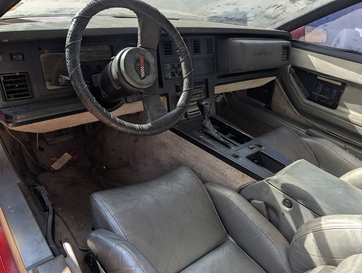 Chevrolet-corvette-1984-1