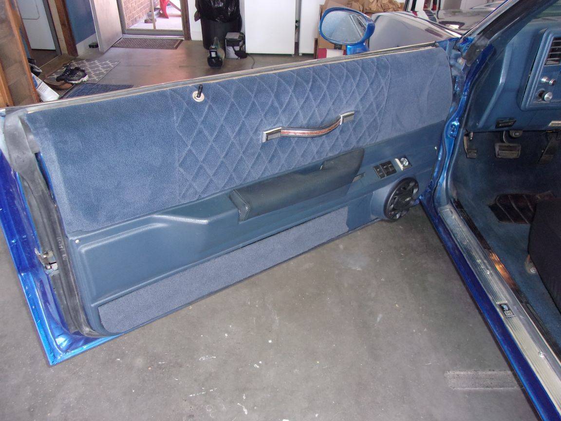 Chevrolet-el-camino-1981-blue-11