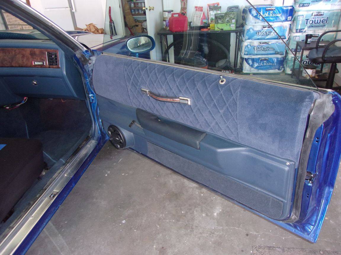 Chevrolet-el-camino-1981-blue-12