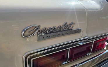 Chevrolet-impala-ss-1966-red-42