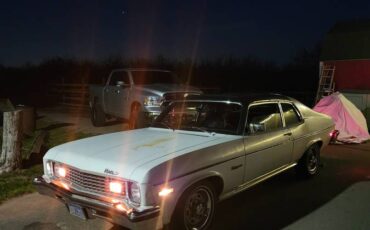 Chevrolet-nova-1973-white
