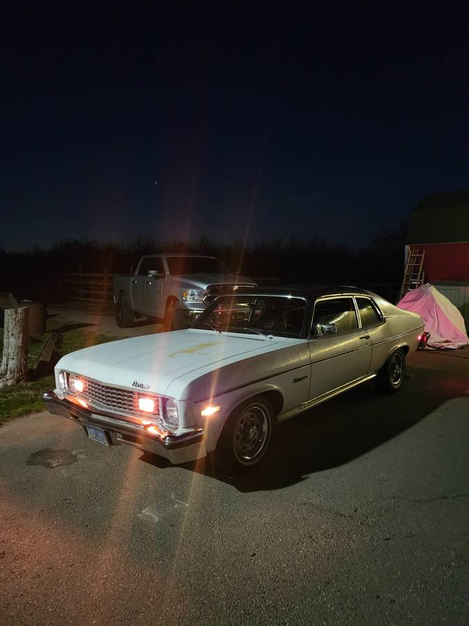 Chevrolet-nova-1973-white